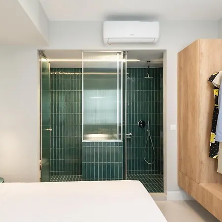 Апартаменты Evans Luxurious 4 *